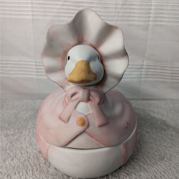 Charming Pink Duck Ceramic Basket - Picture 5 of 13